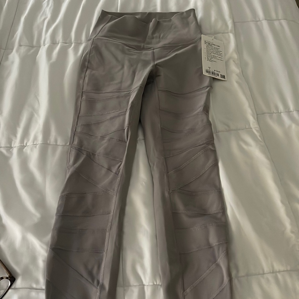 NWT Lululemon Winder Under Tight “28 Mesh grey size 4
